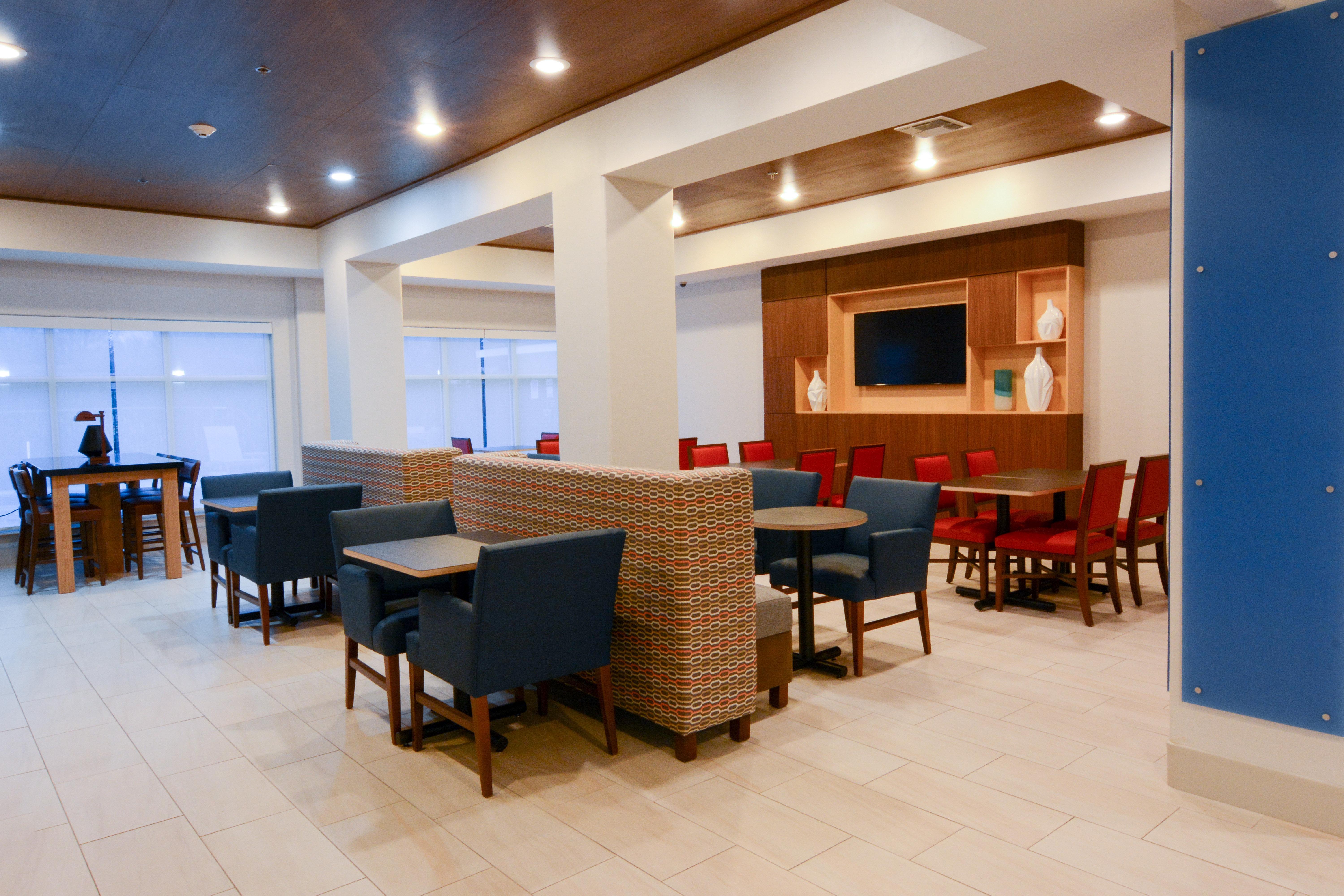 Express & By Ihg 2*
