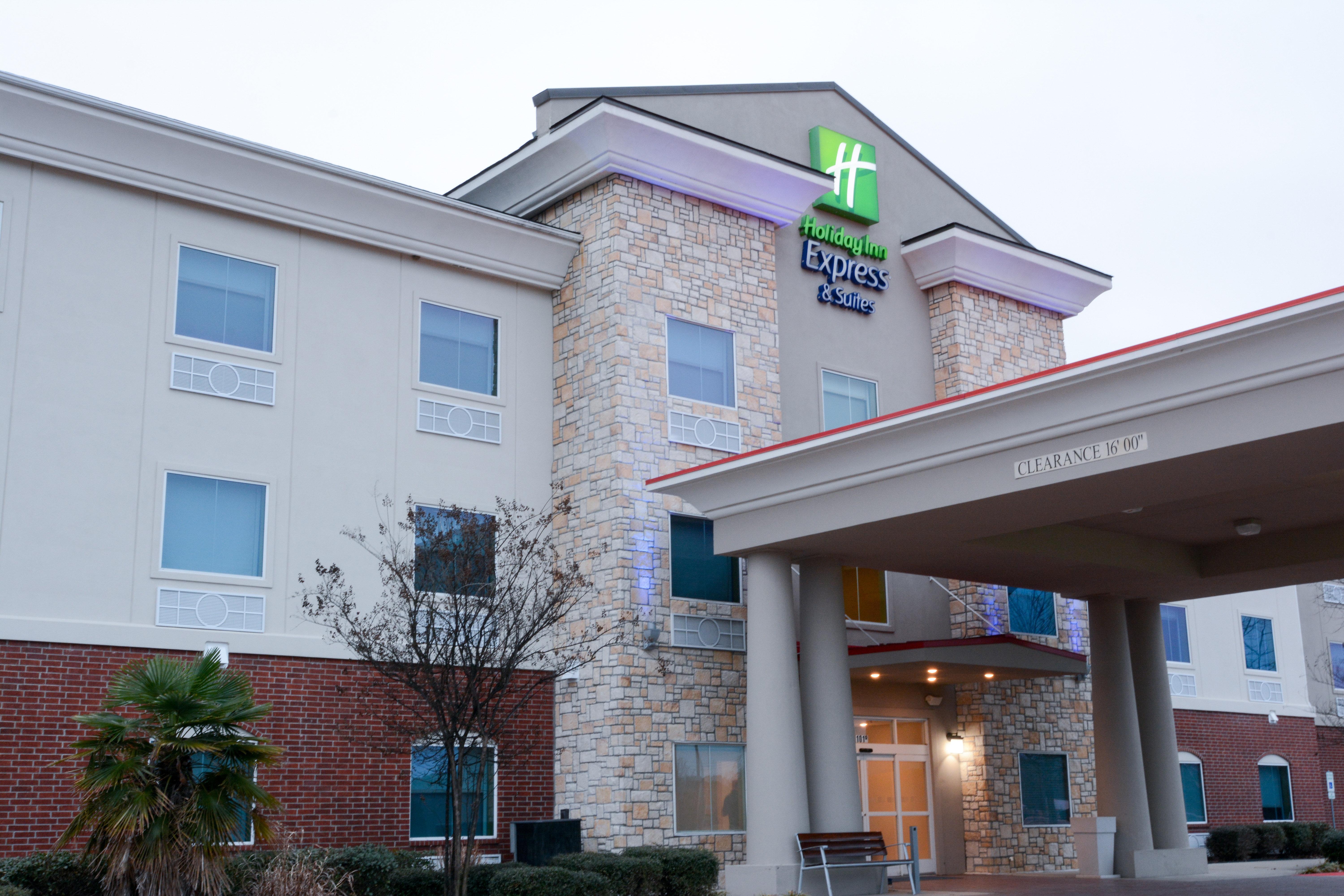 Holiday Express & By Ihg 2*